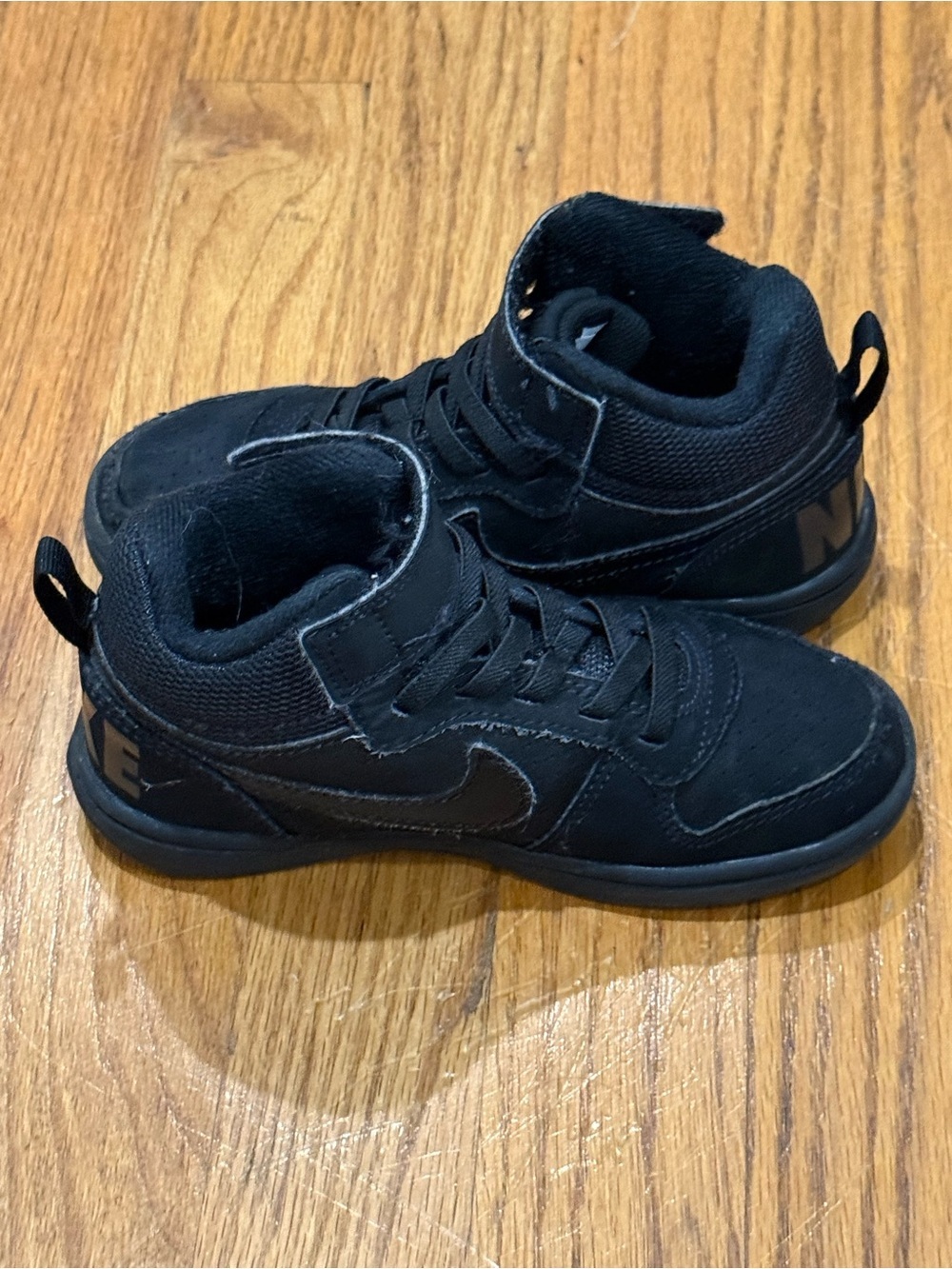 Nike Kids' Court Borough Mid sneakers